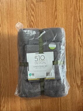 510 Design 12-Piece Bath Towel Set in gray, nwt